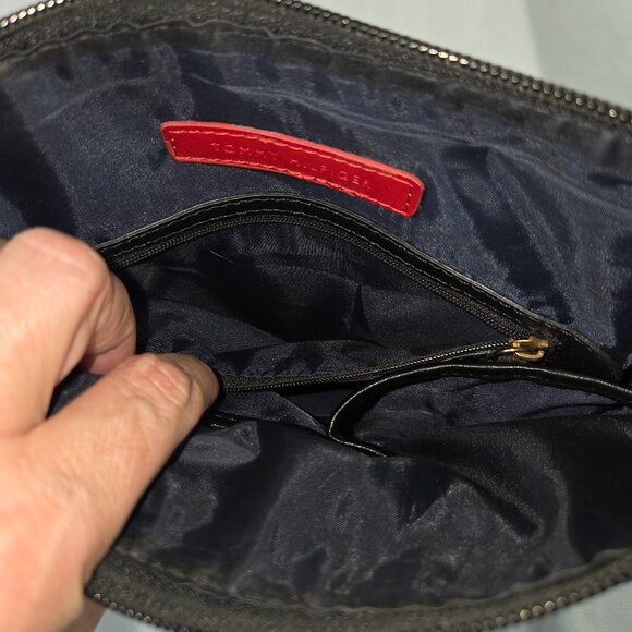 Tommy Hilfiger Crossbody Purse - Picture 6 of 8